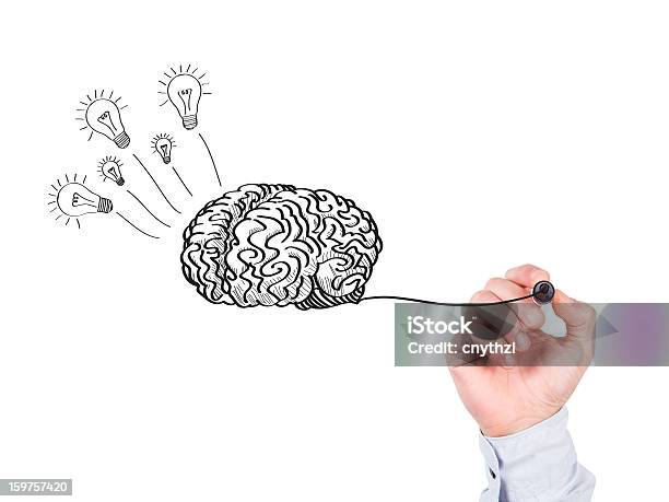 Ręka Człowieka Pisanie Na Tablicy Mózgu - zdjęcia stockowe i więcej obrazów Białe tło - Białe tło, Żarówka, Ludzki mózg