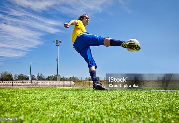 サッカー選手 - サッカーのストックフォトや画像を多数ご用意 - サッカー, サッカーボール, ボレー