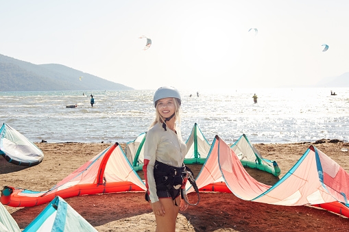 kitesurf student who completed her preparations
