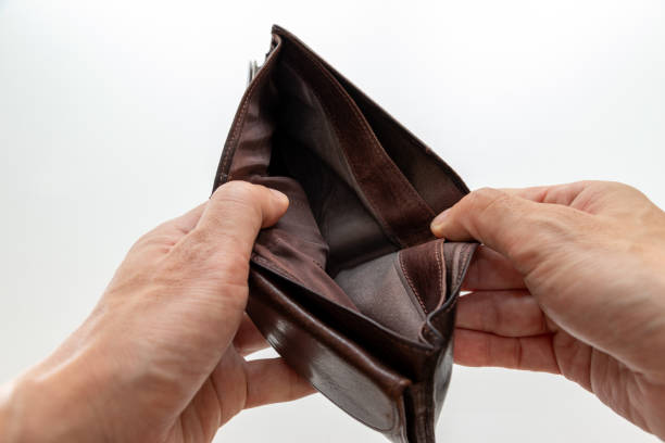 istock No money in the wallet 1597699022