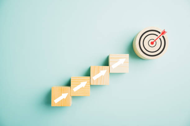 istock Wooden blocks with Target icon on top 1598040027
