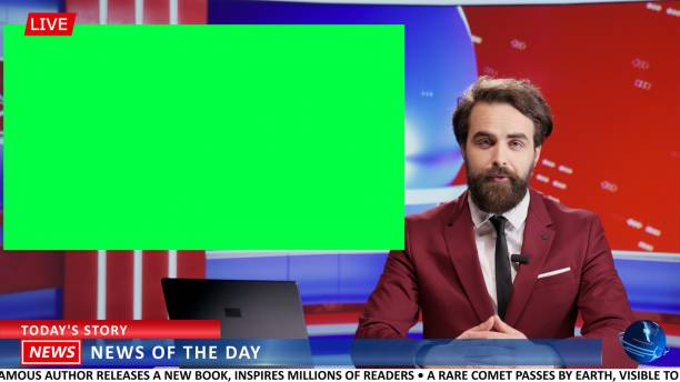istock Reporter presents news with greenscreen 1598139218