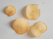 Crispy cassava chips
