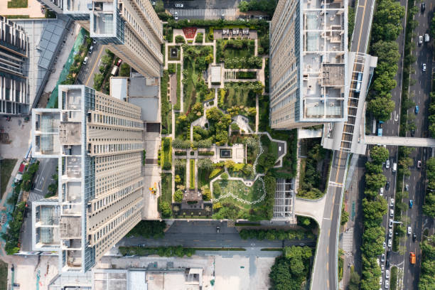 istock urban roof garden 1598714359