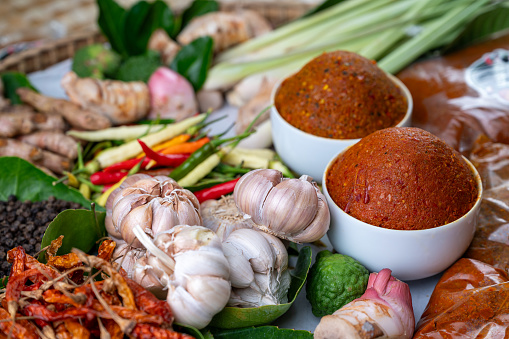 Thai curry paste, consisting of garlic, bird's eye chili, pepper, galangal, etc.