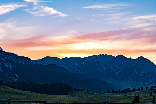 Tramonto sul monte specie visto dal rifugio Vallandro