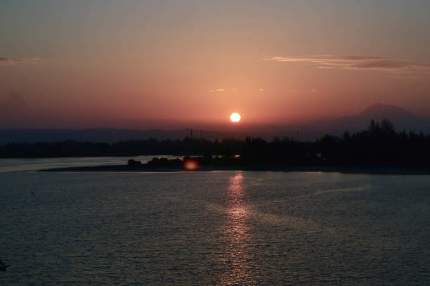 istock Sunrise view from Ulee Lheue Beach, Banda Aceh 1599054663