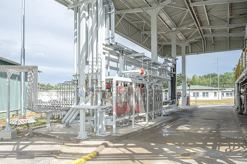 Bottom Loading Arm Systems For Loading Petroleum Products With Loading ...