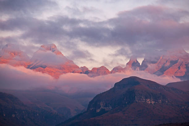 istock Drakensberg Dawn 15759 1599219477