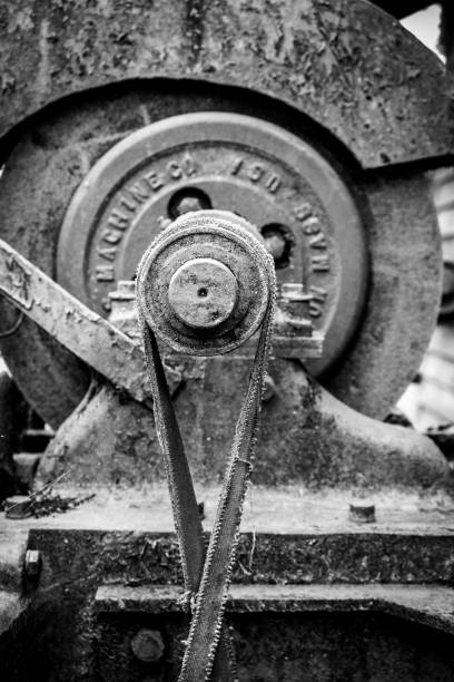 istock Corroded old belt and pulley 1599575075