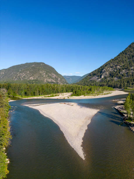 widok z lotu ptaka drona, rzeka similkameen, kolumbia brytyjska, kanada, krajobraz - similkameen river zdjęcia i obrazy z banku zdjęć