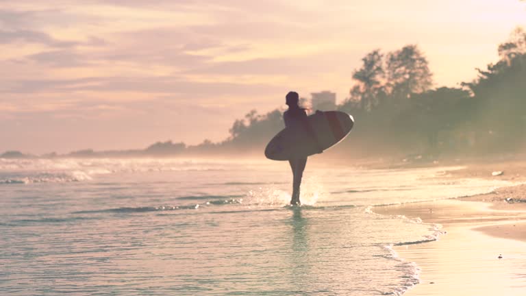 Moment sunset surf