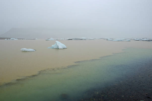 Cenário mágico em Heimabergsjokull no sul da Islândia - foto de acervo