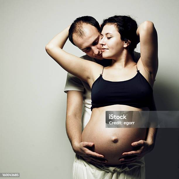 행복함 임신 여성 남편 2명에 대한 스톡 사진 및 기타 이미지 - 2명, 가족, 감정