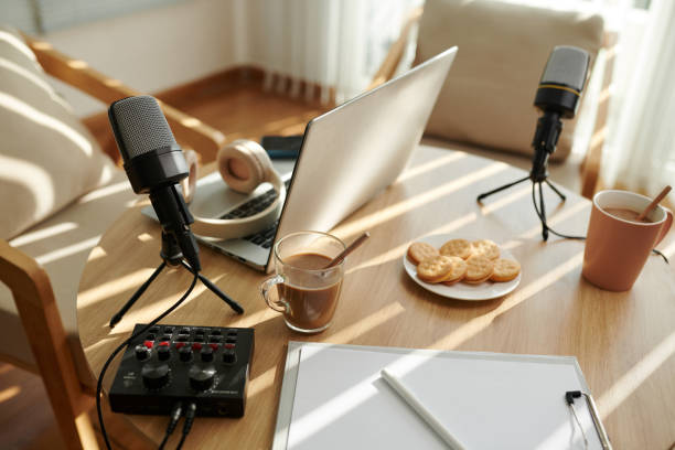 istock Coffee and Cookies for Podcasters 1600491612