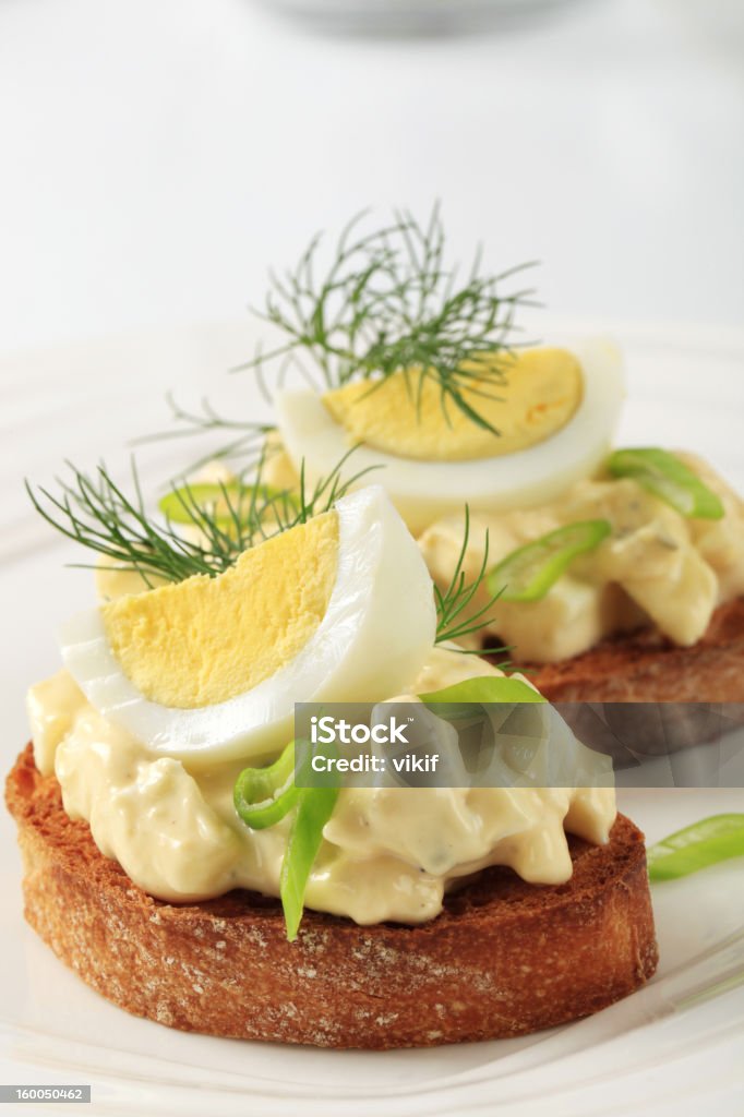 Pão torrado e ovo spread - Foto de stock de Alimentação Saudável royalty-free