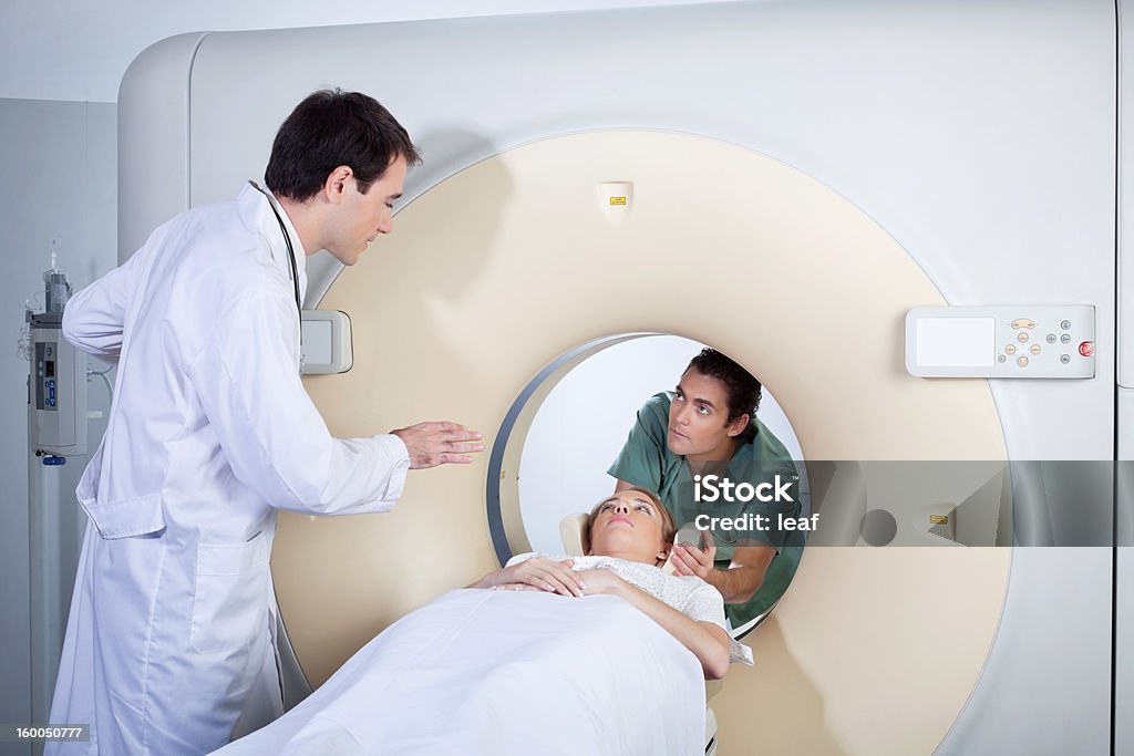 Mulher recebendo um Ultrasonografia Médica - Foto de stock de Machinery royalty-free