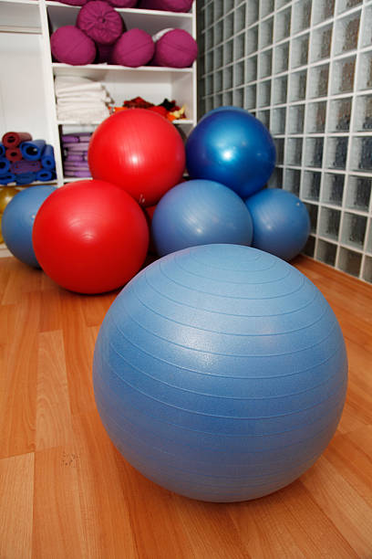 istock Medicine Ball Saloon 160050864