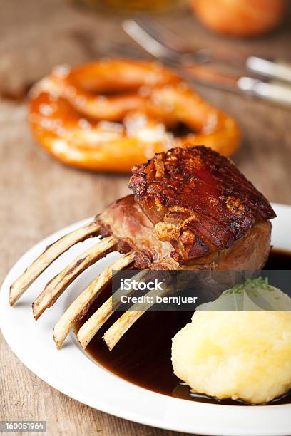 El Lechón Comida A La Parrilla Foto de stock y más banco de imágenes de Alimento - Alimento, Asado - Alimento cocinado, Baviera