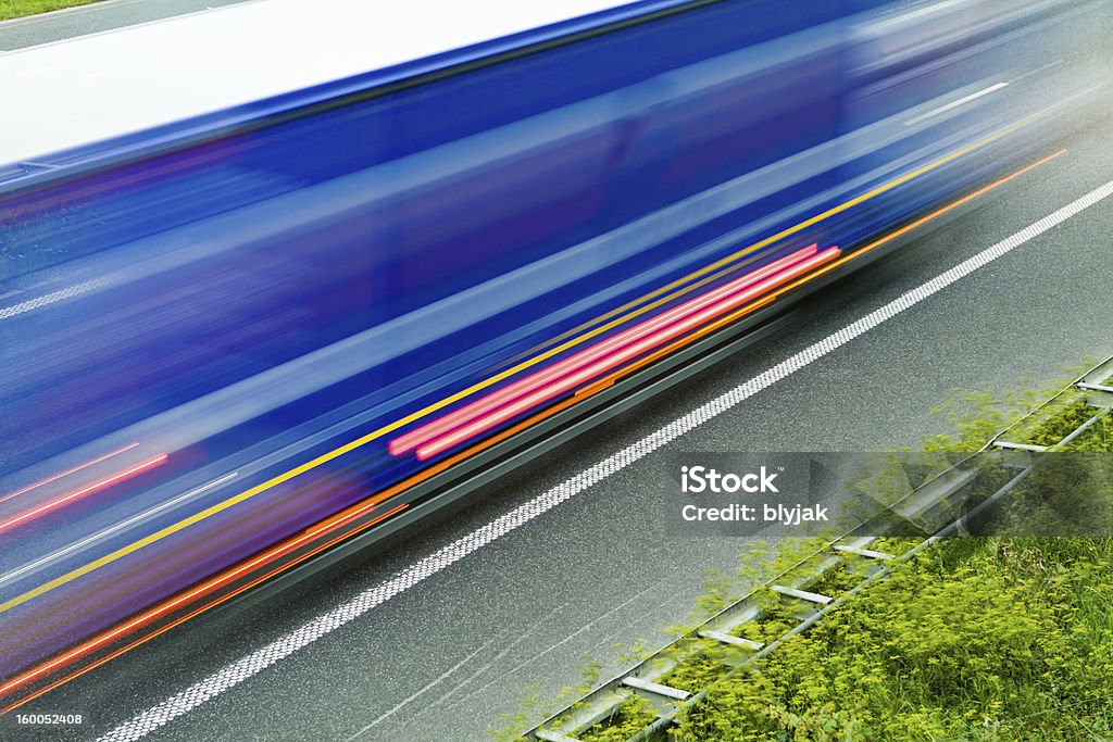 Circulation routière sur l'autoroute, de vitesse et de mouvement flou - Photo de Abstrait libre de droits