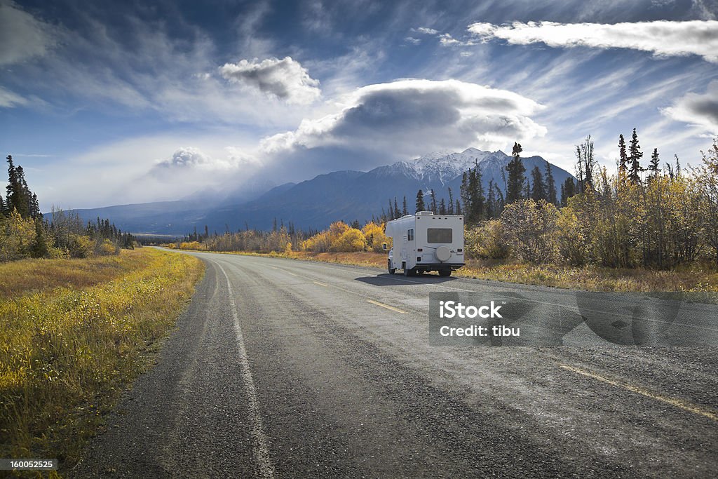 Alaska Highway perto de destruição Bay - Royalty-free Outono Foto de stock