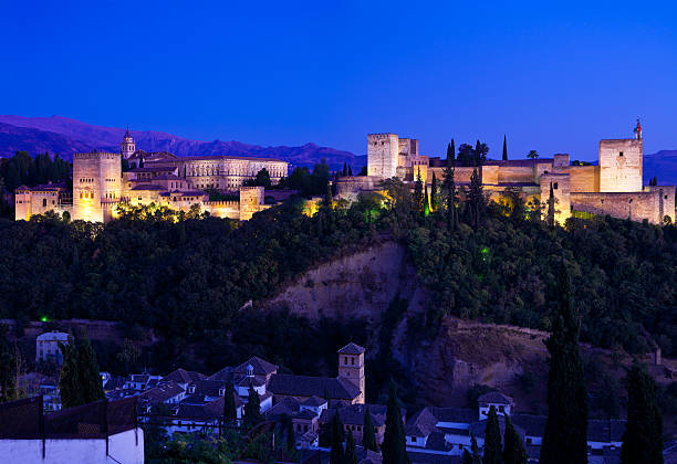 istock Alhambra de Granada at dusk. 8175x5616 p. 160058060