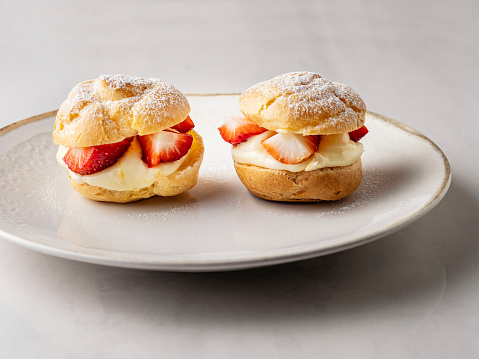 Profiterole, Choux Pastry, Eclair, Choux dough, Dessert, Food and drink, Strawberry, Baked Pastry Item, Baking, Beignet, Creme patisserie, Profiterole, Baked, Cream - Dairy Product, Custard