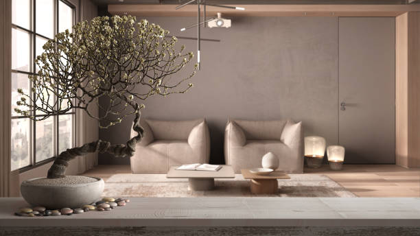 zen-interieur mit bambustopfpflanze, natürliches innenarchitekturkonzept, wohnzimmer in beigetönen, holz- und betondetails, fenster, parkett, minimalistisches architekturkonzept - feng shui stock-fotos und bilder