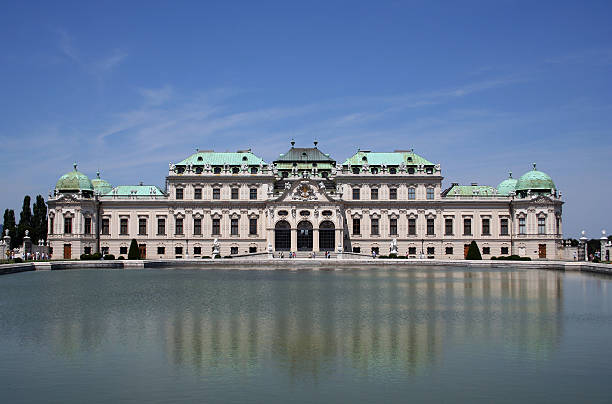istock Summer palace Belvedere in Vienna 160101458