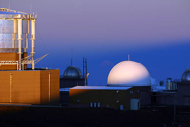 Nascer do sol, o Observatório de Haleakala, Havai - fotografia de stock