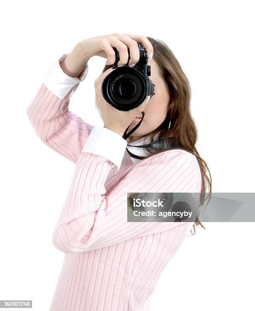 Junge Frau Mit Kamera Stockfoto und mehr Bilder von Amateur - Amateur, Attraktive Frau, Ausrüstung und Geräte