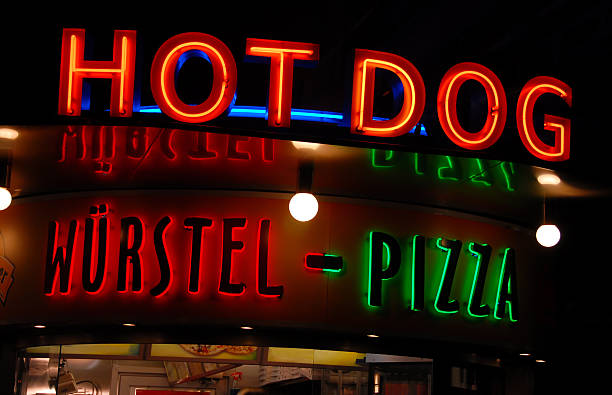 istock Hot Dog Stand in Vienna 160102589