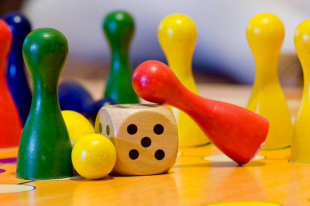 istock Children game to cube and pieces 160106319