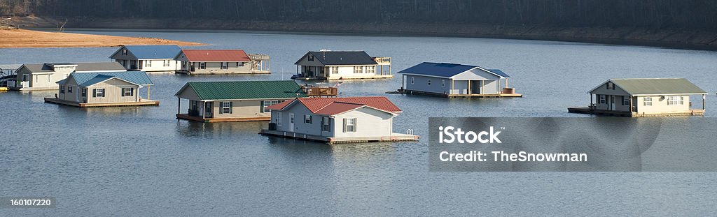 Schwimmende Häuser - Lizenzfrei Auf dem Wasser treiben Stock-Foto