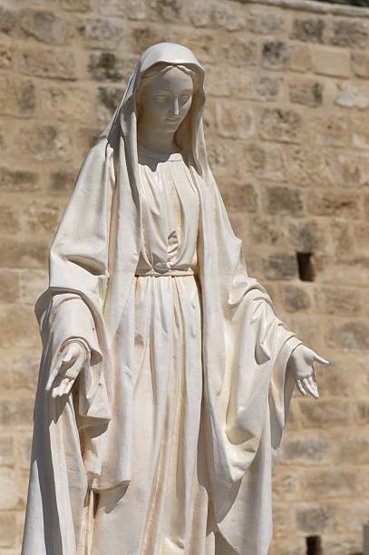 istock statue of Virgin Mary 160109306