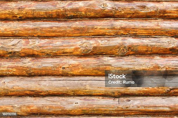 Rústico Pine Log Cabin Parede - Fotografias de stock e mais imagens de Cabana de Madeira - Cabana de Madeira, Rústico, Plano de Fundo