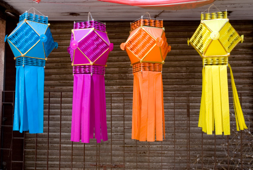 Handmade paper lanterns for sale on Indian road