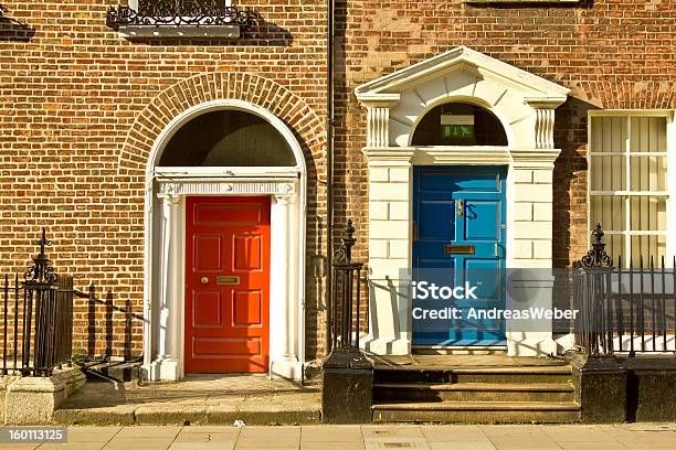 Portas Em Dublin Irlanda - Fotografias de stock e mais imagens de Dublin - Dublin, Colorido, Dificuldade de Habitação