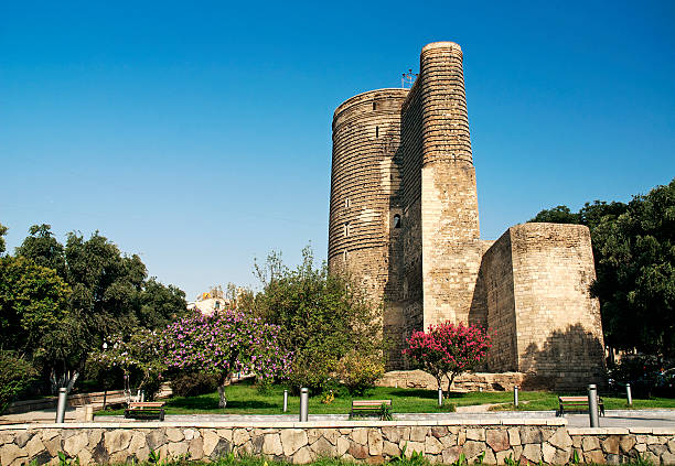 maidens tower in baku azerbaigian - maiden foto e immagini stock