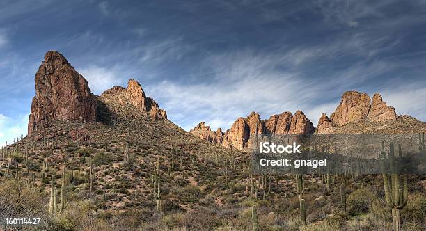 Photo libre de droit de Paysage De Montagnes De La Superstition banque d'images et plus d'images libres de droit de Monts Superstition - Monts Superstition, Apache Trail, Arizona