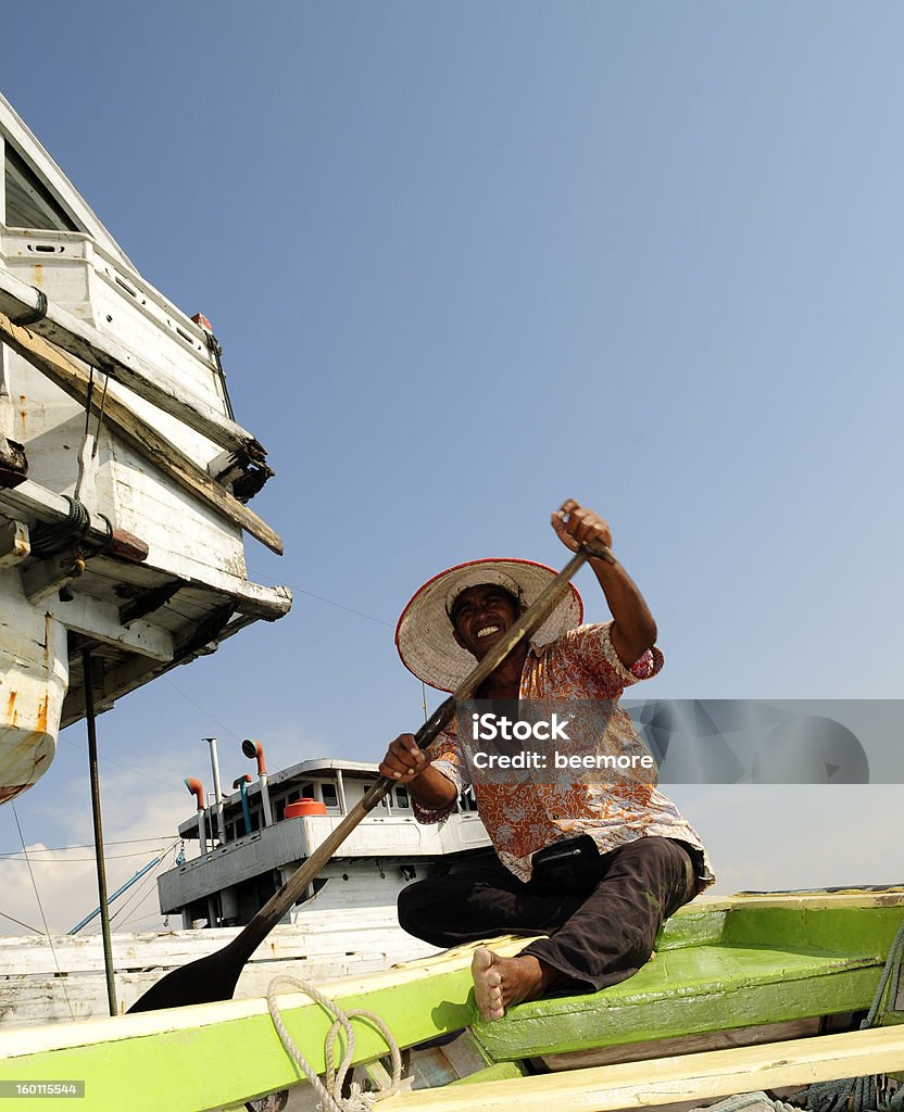 Indonésia boatman em Sunda Kelapa, Jacarta - Foto de stock de Adulto royalty-free