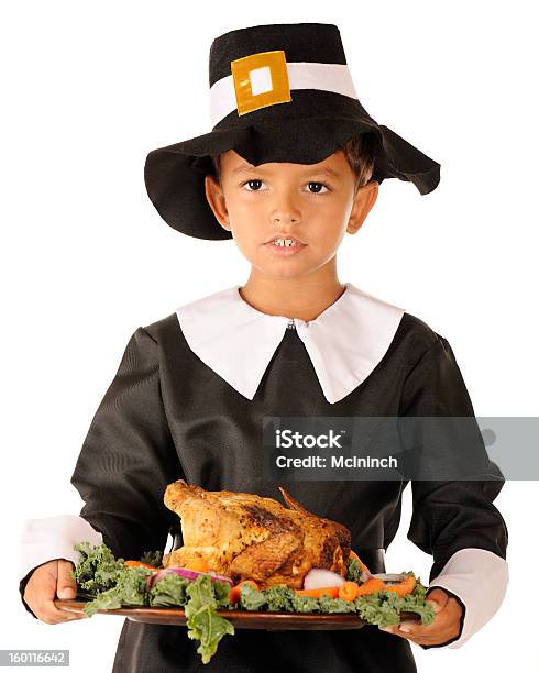 Peregrino Boy Serviço Do Banquete De Ação De Graças - Fotografias de stock e mais imagens de Peregrino