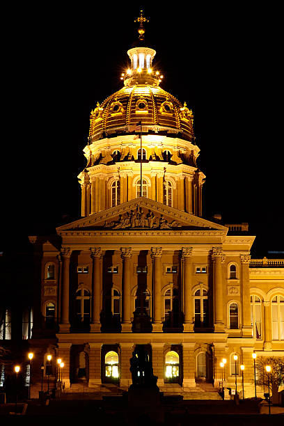 istock Iowa Capitol Building at Night 160117225