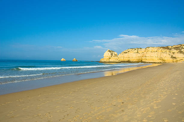 istock beach in algarve, portugal 160119066
