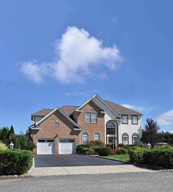 istock Suburban Luxury Two Car Garage Home 160119391