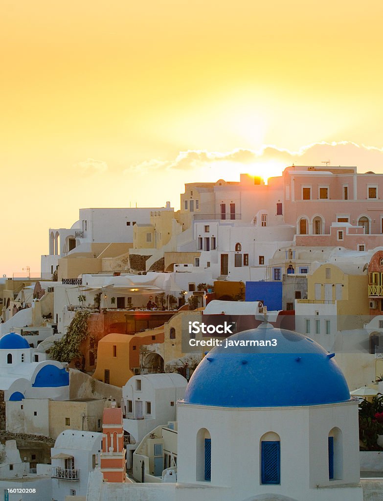 Oia Dorf bei Sonnenuntergang, Santorini Insel, Griechenland - Lizenzfrei Architektur Stock-Foto