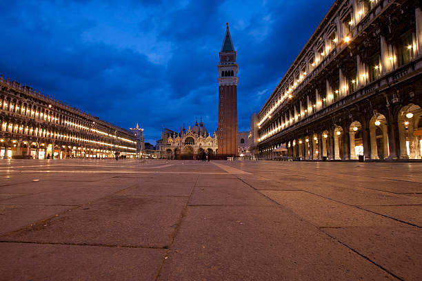 piazza sao marco w wenecji - venice italy famous place dusk no people zdjęcia i obrazy z banku zdjęć