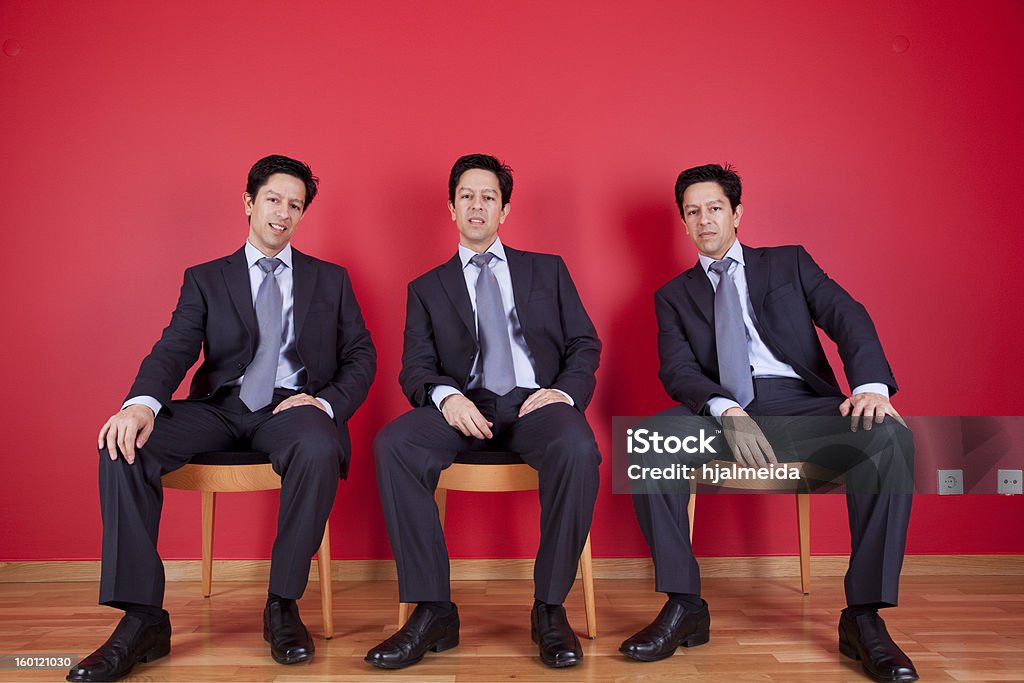 Drei zwei Geschäftsmann warten - Lizenzfrei Klonen Stock-Foto
