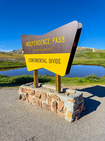 Photo of the park sign at Independence Pass Colorado