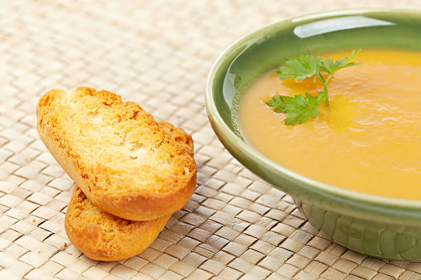 istock Cream of spinach soup 160122766